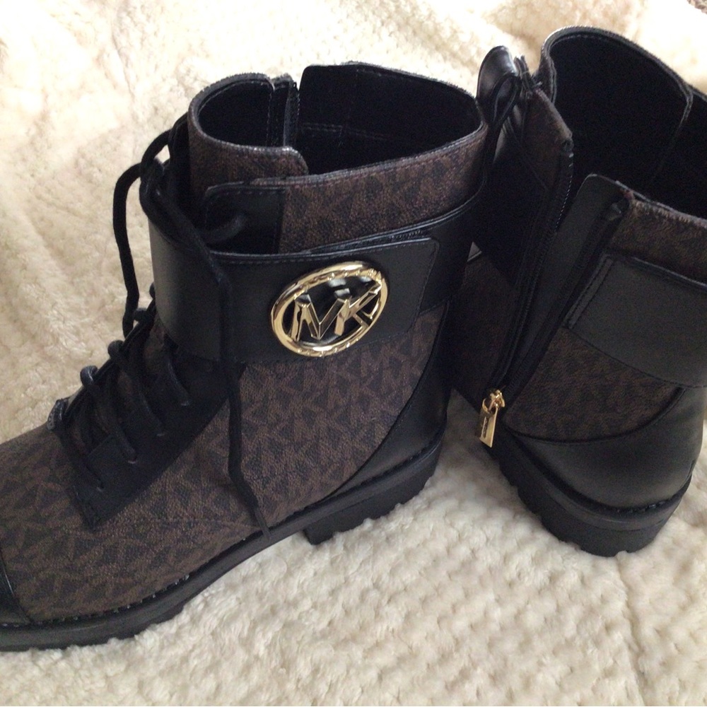 Boots - Picture 2 of 5